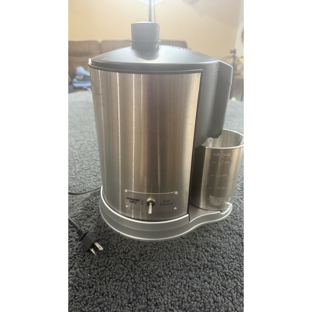 Waring Pro JEX328 Health Juice Extractor w/ Stainless Steel Juicer Cup Veggie